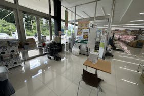 【ヤオハン七里店】プロモーションや物販に最適な店内レジ前スペース