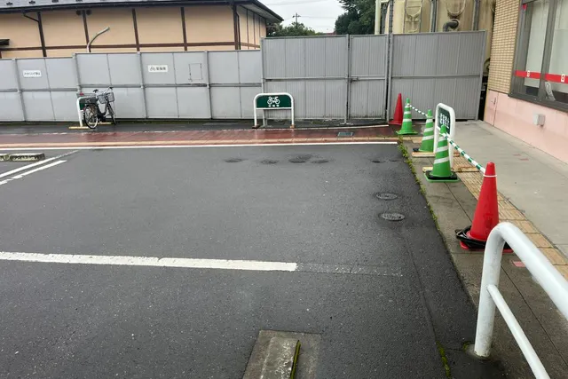 【ウジエスーパー中里店】食物販や物販に利用可能な駐車場スペース
