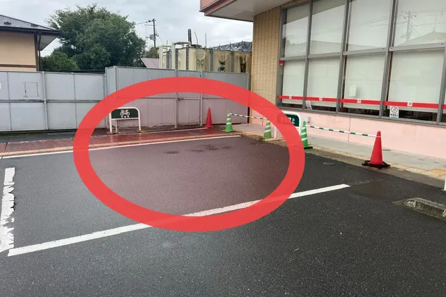 【ウジエスーパー中里店】食物販や物販に利用可能な駐車場スペース