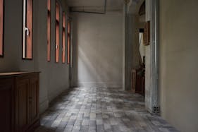 【中之島駅7分】登録有形文化財の近代建築をリノベーションした展示スペース