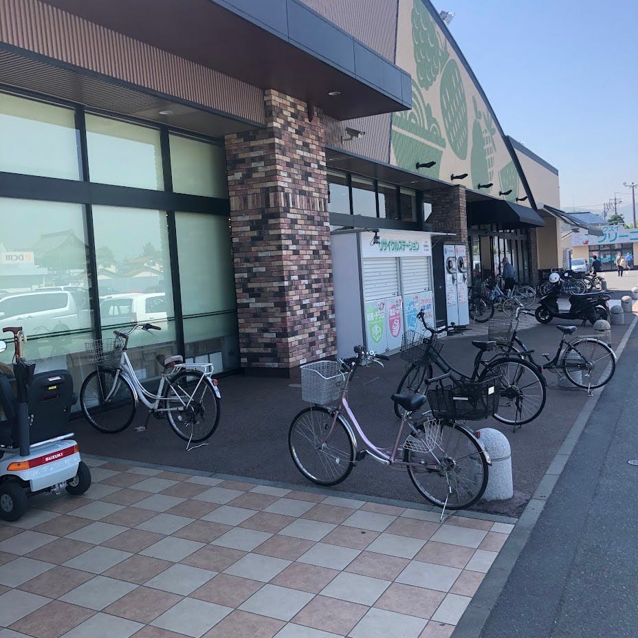 【フレスタ北吉津店】キッチンカーに利用可能な店頭スペースの画像