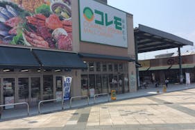 【コレモおおむら】物産展やポップアップストアに最適な屋根付きの屋外イベント広場スペース