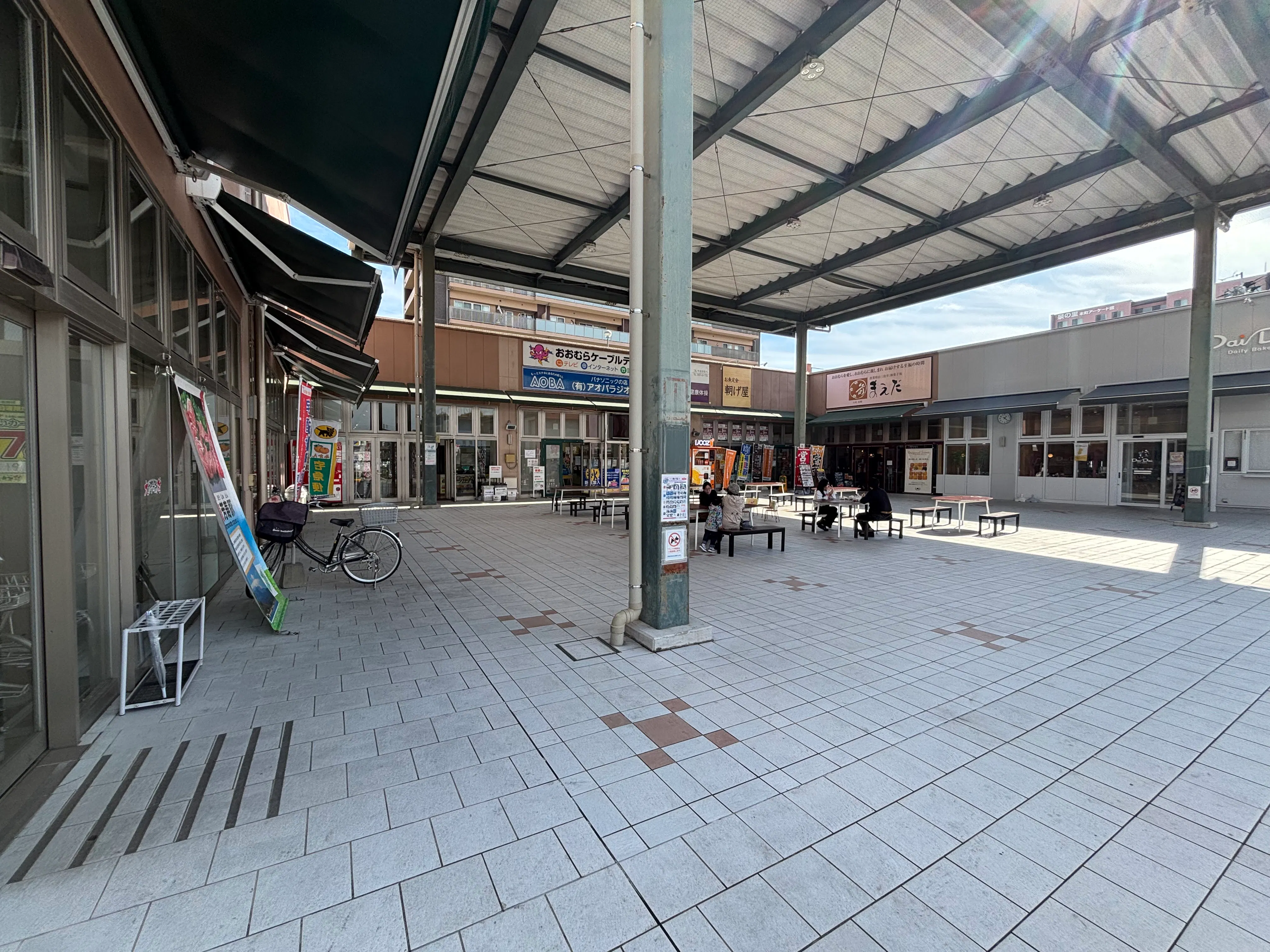 【コレモおおむら】物産展やポップアップストアに最適な屋根付きの屋外イベント広場スペース