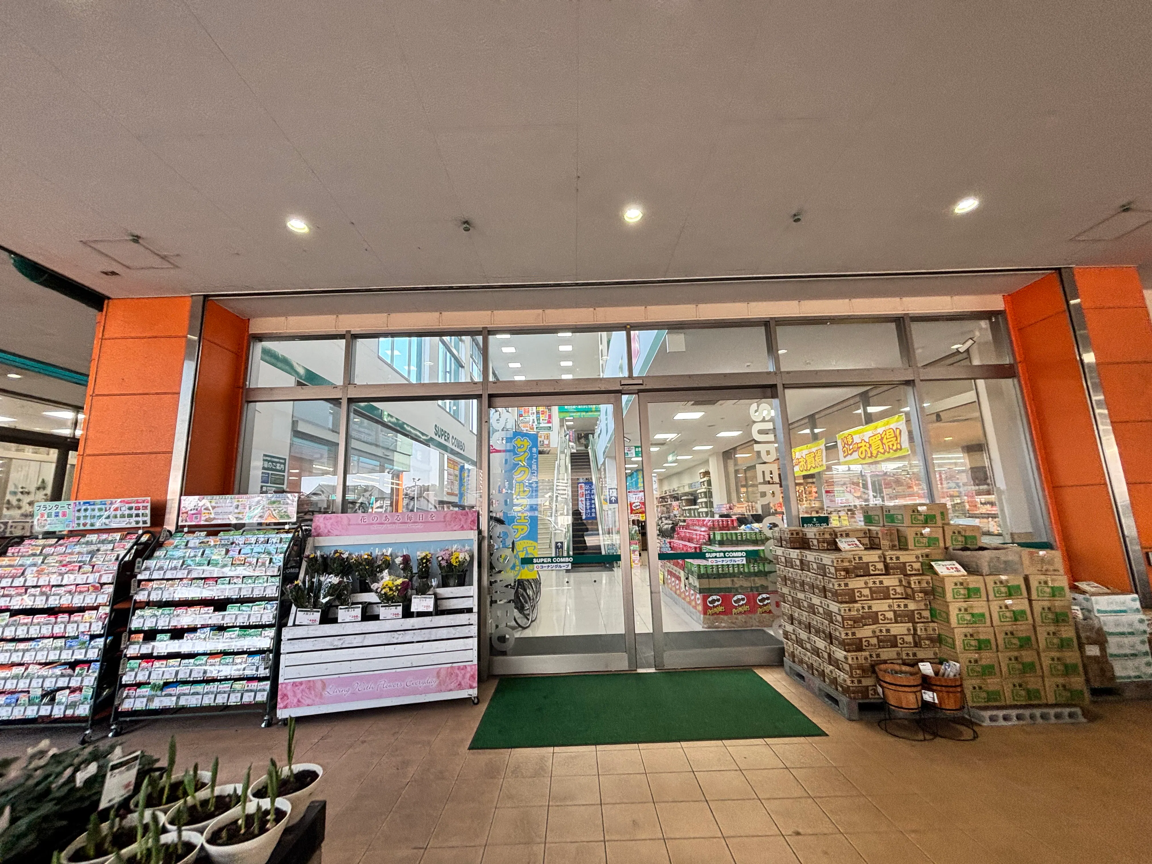 【HIヒロセスーパーコンボ明野店】プロモーションイベントに最適なホームセンターの1Fエレベーターホールスペース