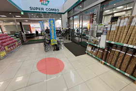 【HIヒロセスーパーコンボ明野店】プロモーションイベントに最適なホームセンターの1Fエレベーターホールスペース