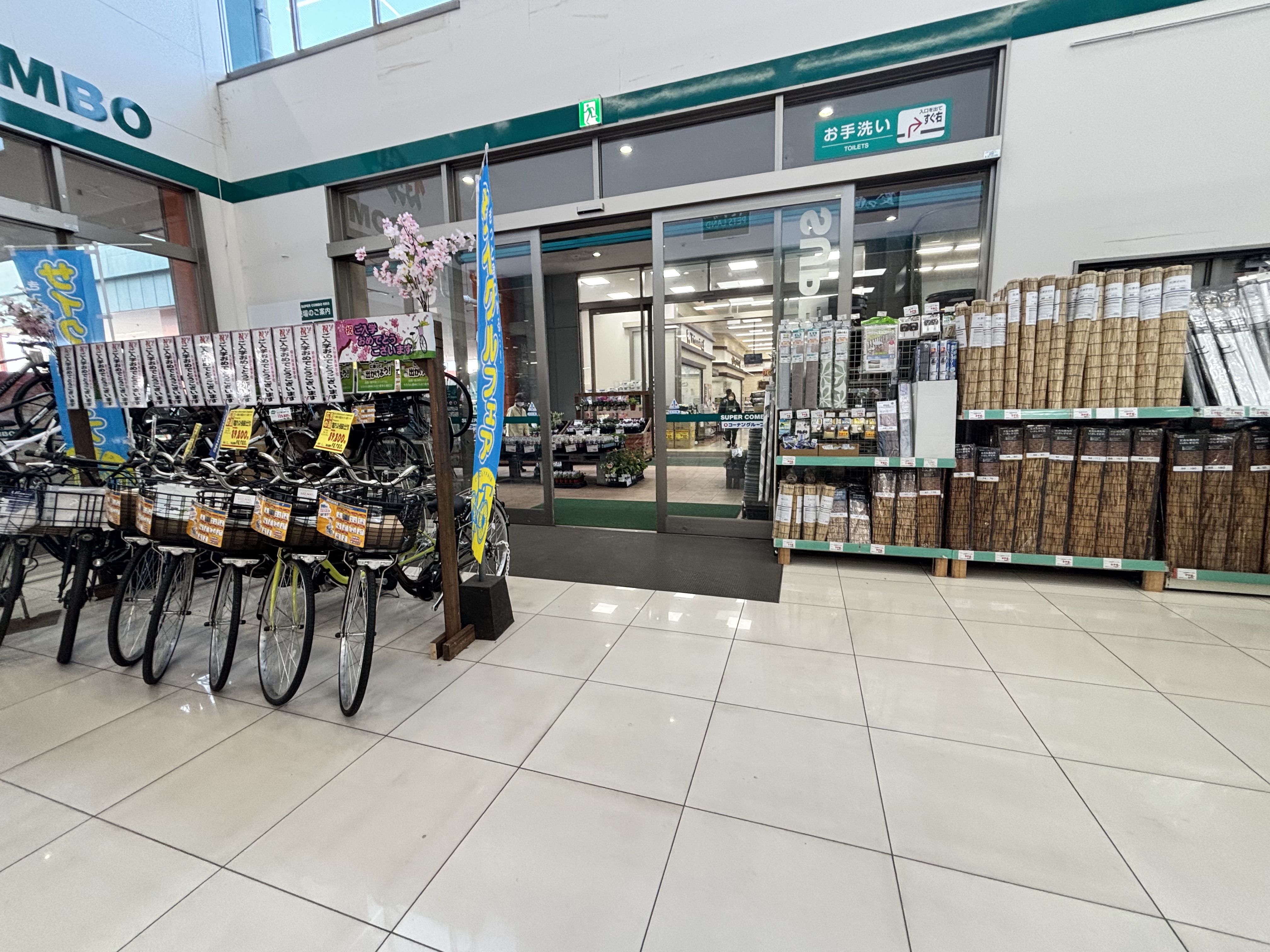 【HIヒロセスーパーコンボ明野店】プロモーションイベントに最適なホームセンターの1Fエレベーターホールスペース