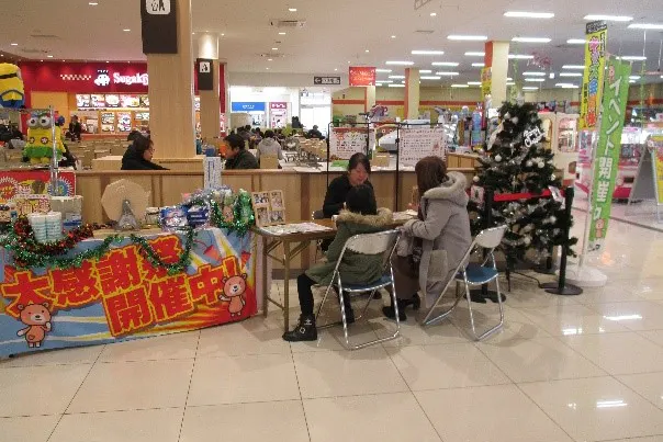 【イオンタウン湖南(フードコート前)】出張販売やプロモーションイベントに適した西側入り口前の人通りの多いイベントスペース