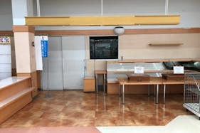 【西友 上浅田店】1階 店内入口付近 ベーカリーテナント跡区画 物販・食物販の短期催事や、ポップアップストアに最適なスーパー店内催事イベントスペース