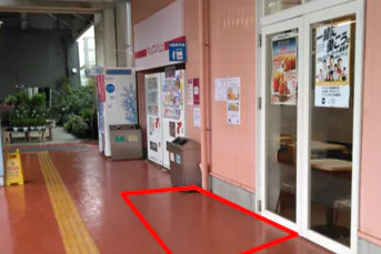 【イオンタウン早岐】販売促進活動やポップアップストアに適した軒下通路前イベントスペース