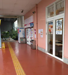 【イオンタウン早岐】販売促進活動やポップアップストアに適した軒下通路前イベントスペース