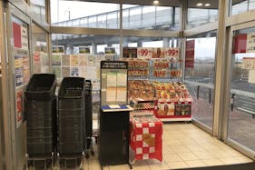 【西友 古里店】風除室 プロモーション用途や物販、食物販のポップアップストアに最適なスーパー店内催事イベントスペース