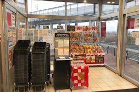 【西友 古里店】風除室 プロモーション用途や物販、食物販のポップアップストアに最適なスーパー店内催事イベントスペース
