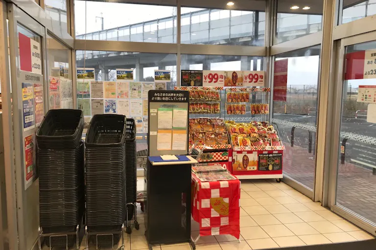 【西友 古里店】風除室 プロモーション用途や物販、食物販のポップアップストアに最適なスーパー店内催事イベントスペースの画像2