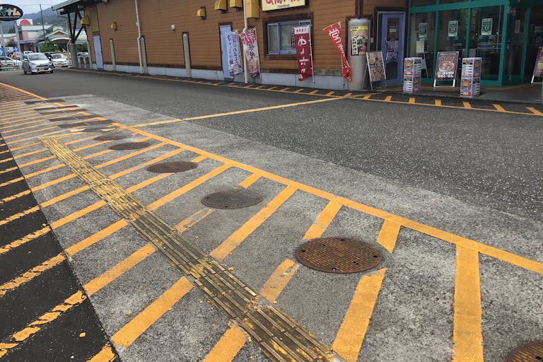 【ダイナム高知須崎店】キッチンカーやプロモーションに最適なアミューズメント施設のイベントスペース(店舗駐車場)の画像2