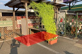 【ユニディ川口店】店舗正面屋外(高さ2.4mまで) プロモーションや食物販での出店に最適な屋外催事イベントスペース