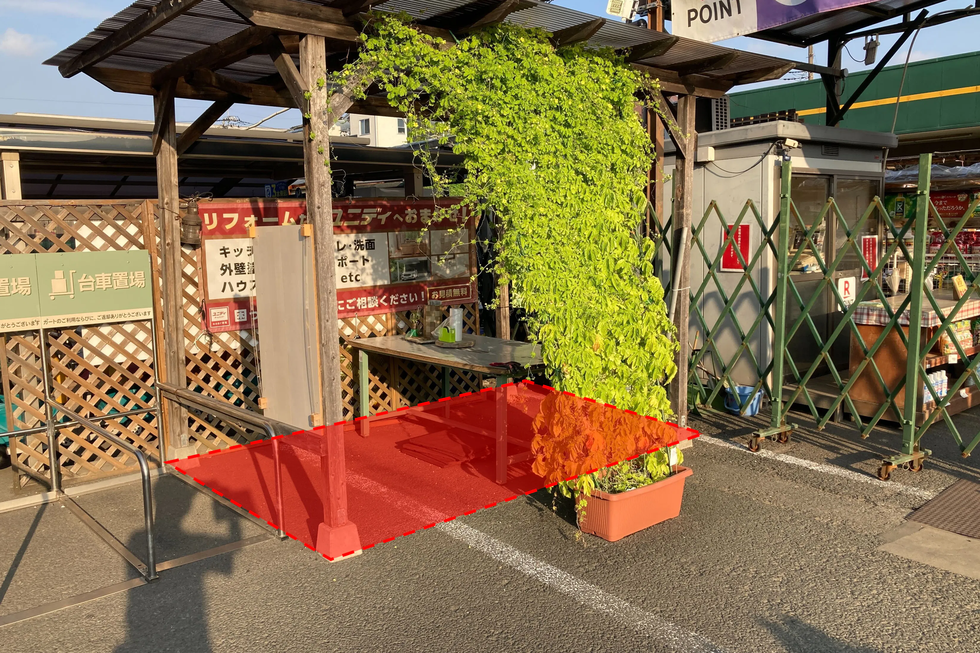 【ユニディ川口店】店舗正面屋外(高さ2.4mまで) プロモーションや食物販での出店に最適な屋外催事イベントスペース