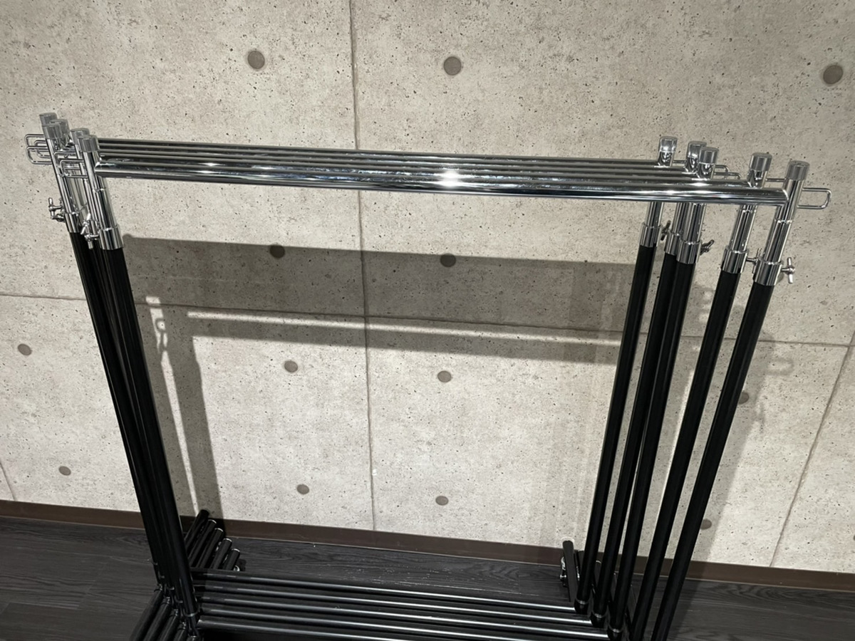 ハンガーラックのサイズは、幅90cm、高さ最大170cmです