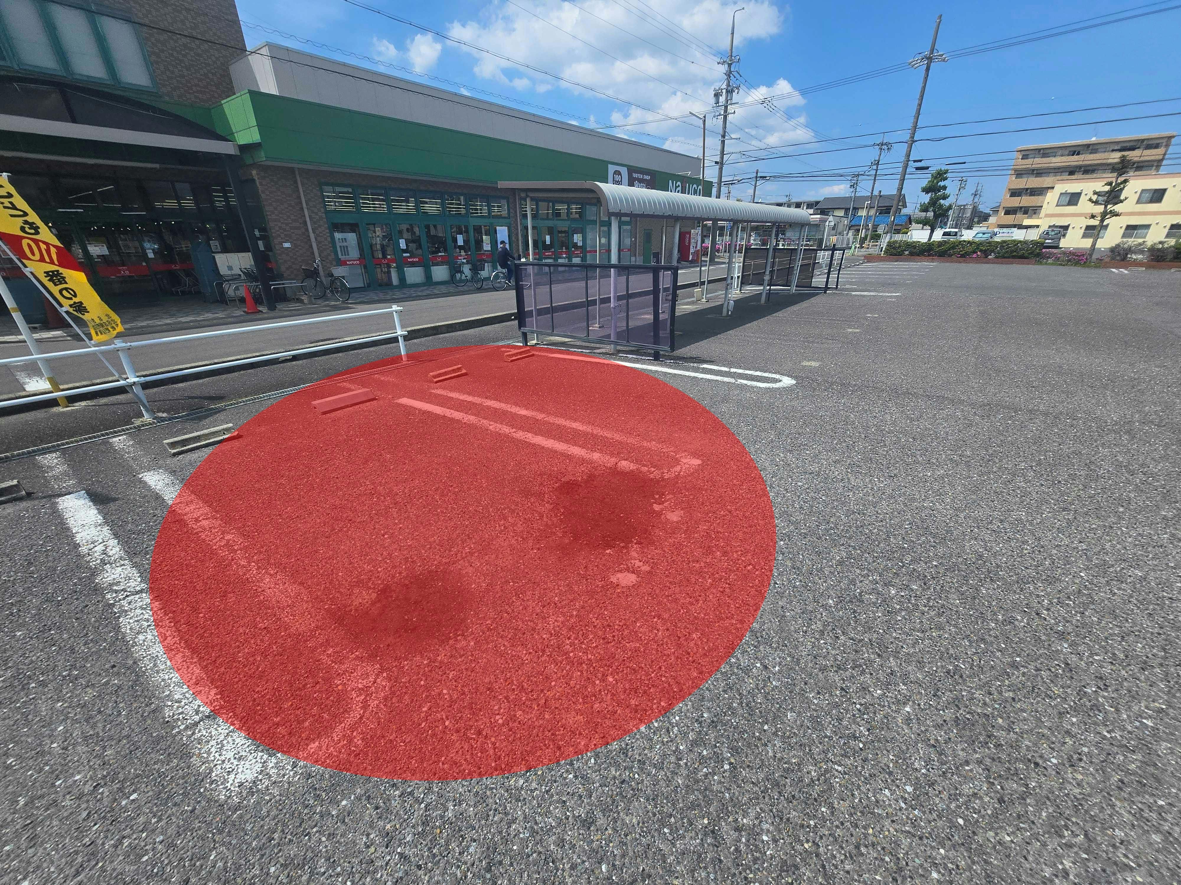 【ナフコトミダ中央店】キッチンカーや販促プロモーションに最適な入口近くの駐車場スペースの画像