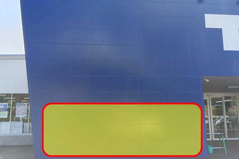 出店スペース:ポーチ前(左側)