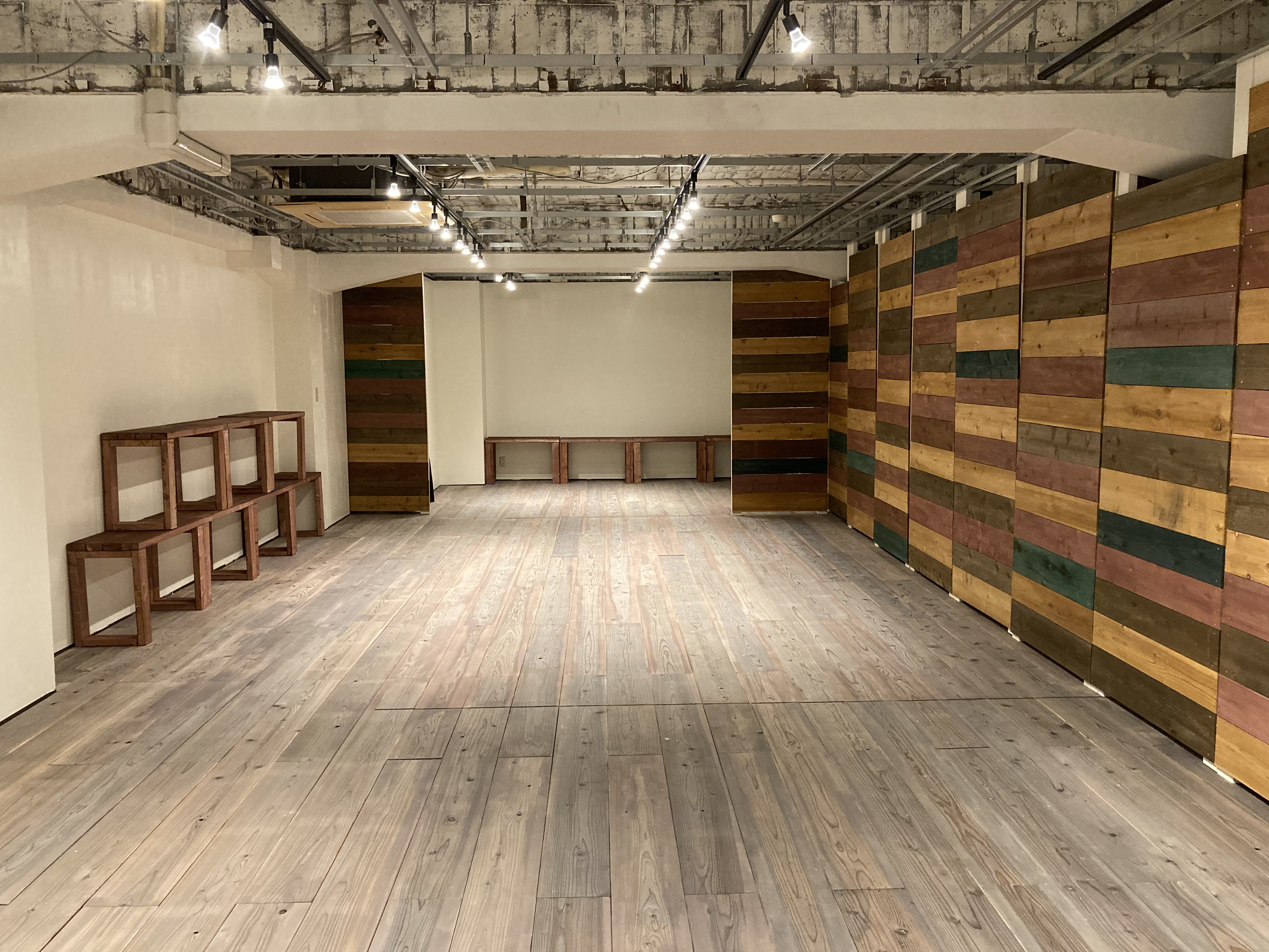 【渋谷駅5分】展示会や受注会に最適な青山通りに面したウッド調のイベントスペースの画像2