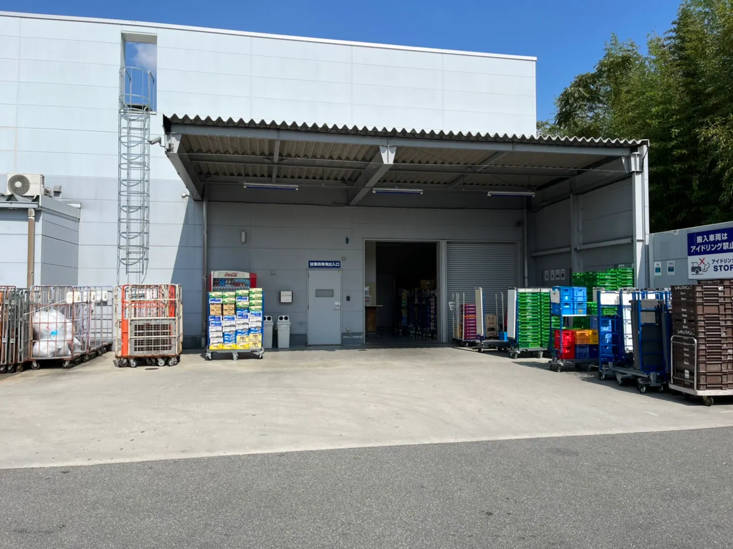 【スーパーセンターオークワいなべ】販促プロモーションに最適なベーカリー売場横にある催事スペース