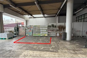 【スーパーセンタートライアル宇部中央店】Ⓐ正面入口軒下 物販限定スペース