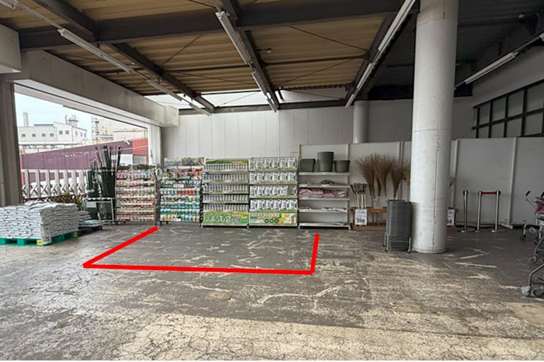 【スーパーセンタートライアル宇部中央店】Ⓐ食物販やPR活動に最適な【1F正面入口軒下 スペース】の画像1