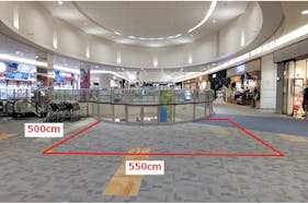【イオンモール日の出】3階 中央エスカレーター前