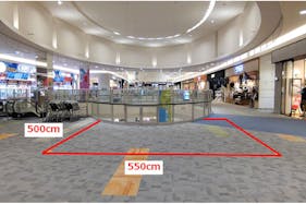 【イオンモール日の出】3階 中央エスカレーター前