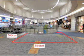 【イオンモール日の出】3階 中央エスカレーター前