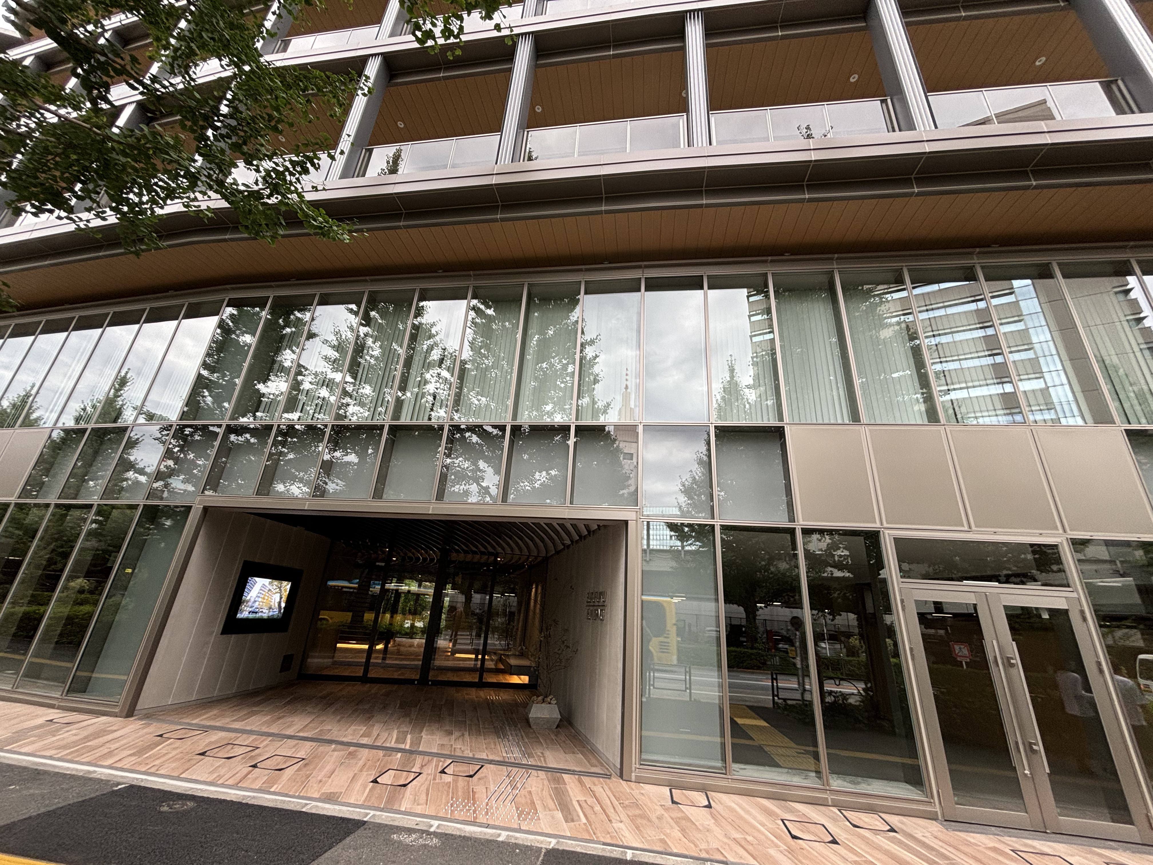 【北参道駅3分】キッチンカーやプロモーションに最適なオフィスビルの屋外スペースの画像8