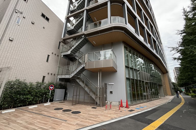 【北参道駅3分】キッチンカーやプロモーションに最適なオフィスビルの屋外スペースの画像6