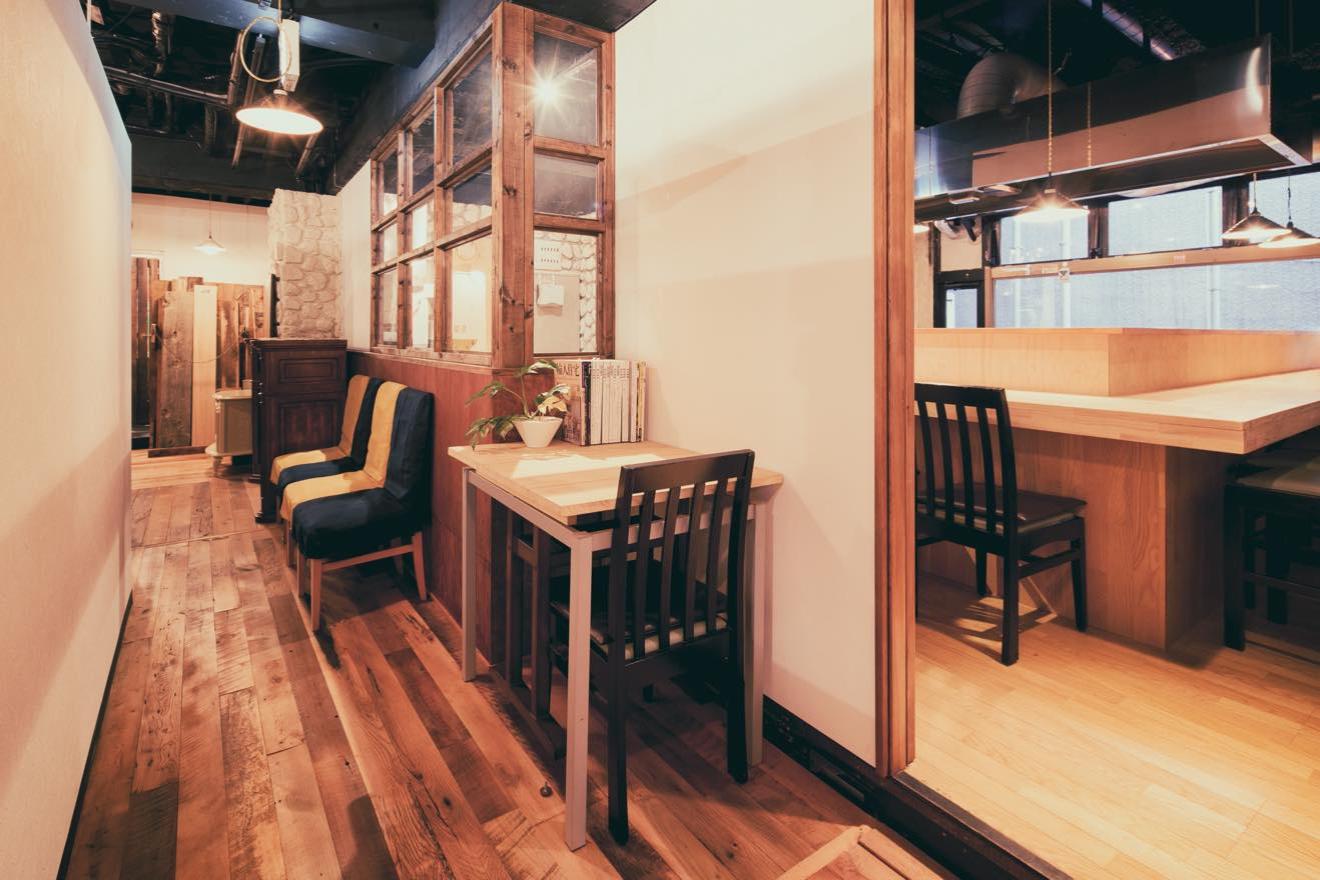 本格的な厨房とカウンター＆ショールームの画像6