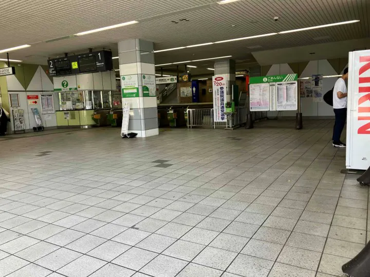 【八千代中央駅】プロモーションや食物販に最適な人流の多い改札前スペース