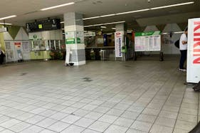 【八千代中央駅】プロモーションや食物販に最適な人流の多い改札前スペース