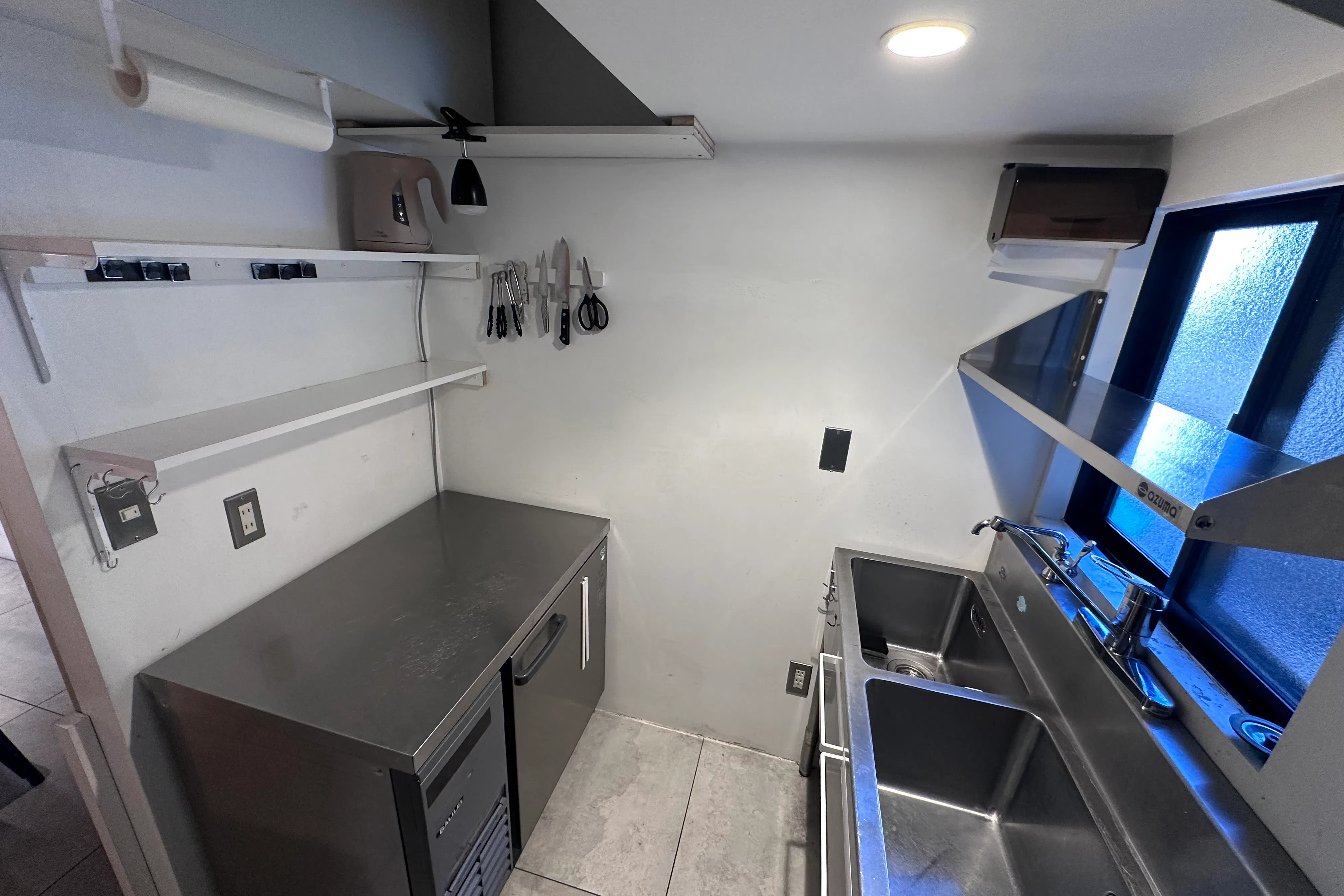 【池ノ上駅10分】飲食ポップアップに最適な飲食設備が充実した路面スペース