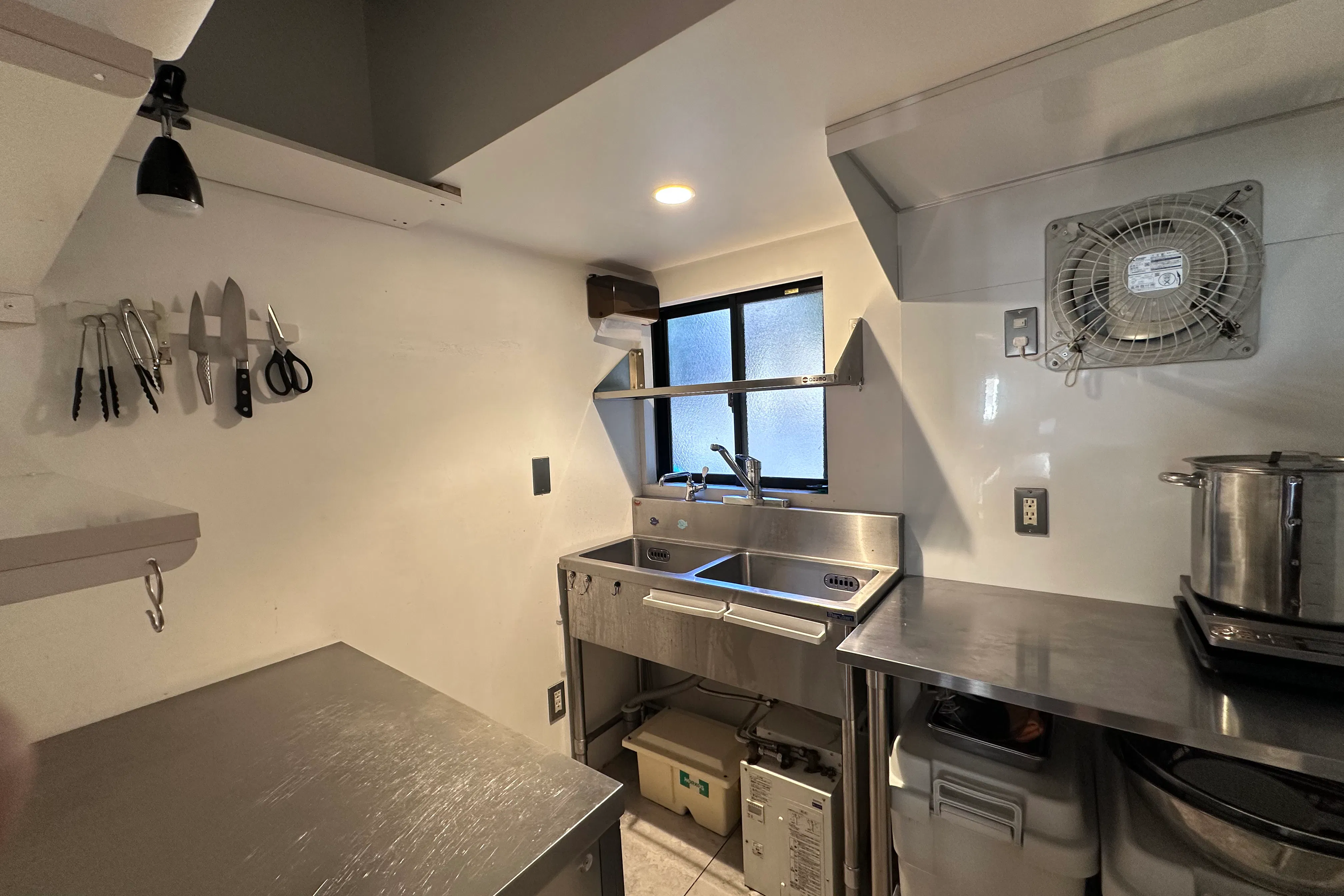 【池ノ上駅10分】飲食ポップアップに最適な飲食設備が充実した路面スペース