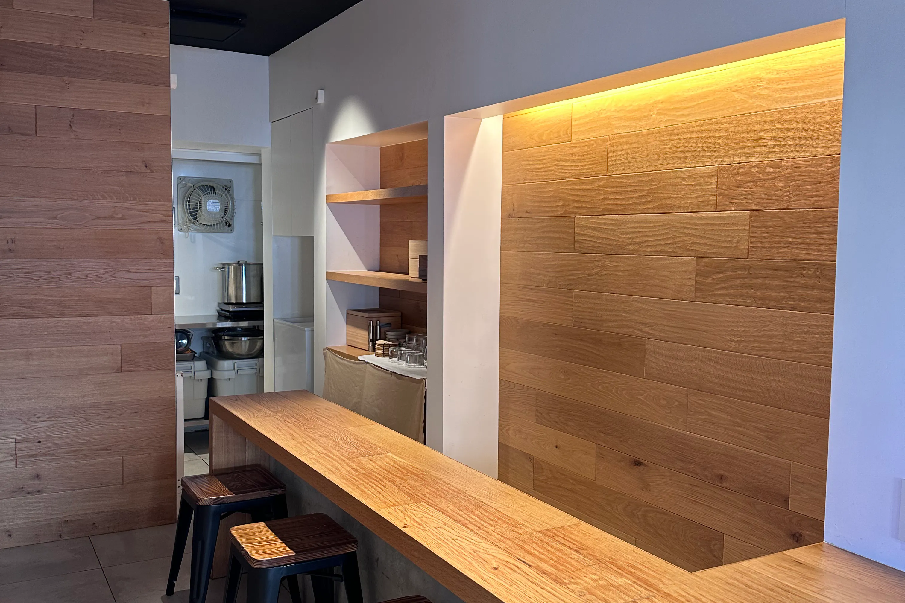 【池ノ上駅10分】飲食ポップアップに最適な飲食設備が充実した路面スペース