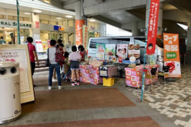 【もりのみやキューズモールBASE】「③1F セントラルスクエア前 西(CS前 西)」食品スーパー出入口近くの食物販やキッチンカー、PRプロモーションに適したイベントスペースの画像3