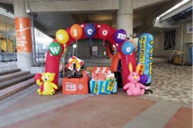 【もりのみやキューズモールBASE】「③1F セントラルスクエア前 西(CS前 西)」食品スーパー出入口近くの食物販やキッチンカー、PRプロモーションに適したイベントスペース