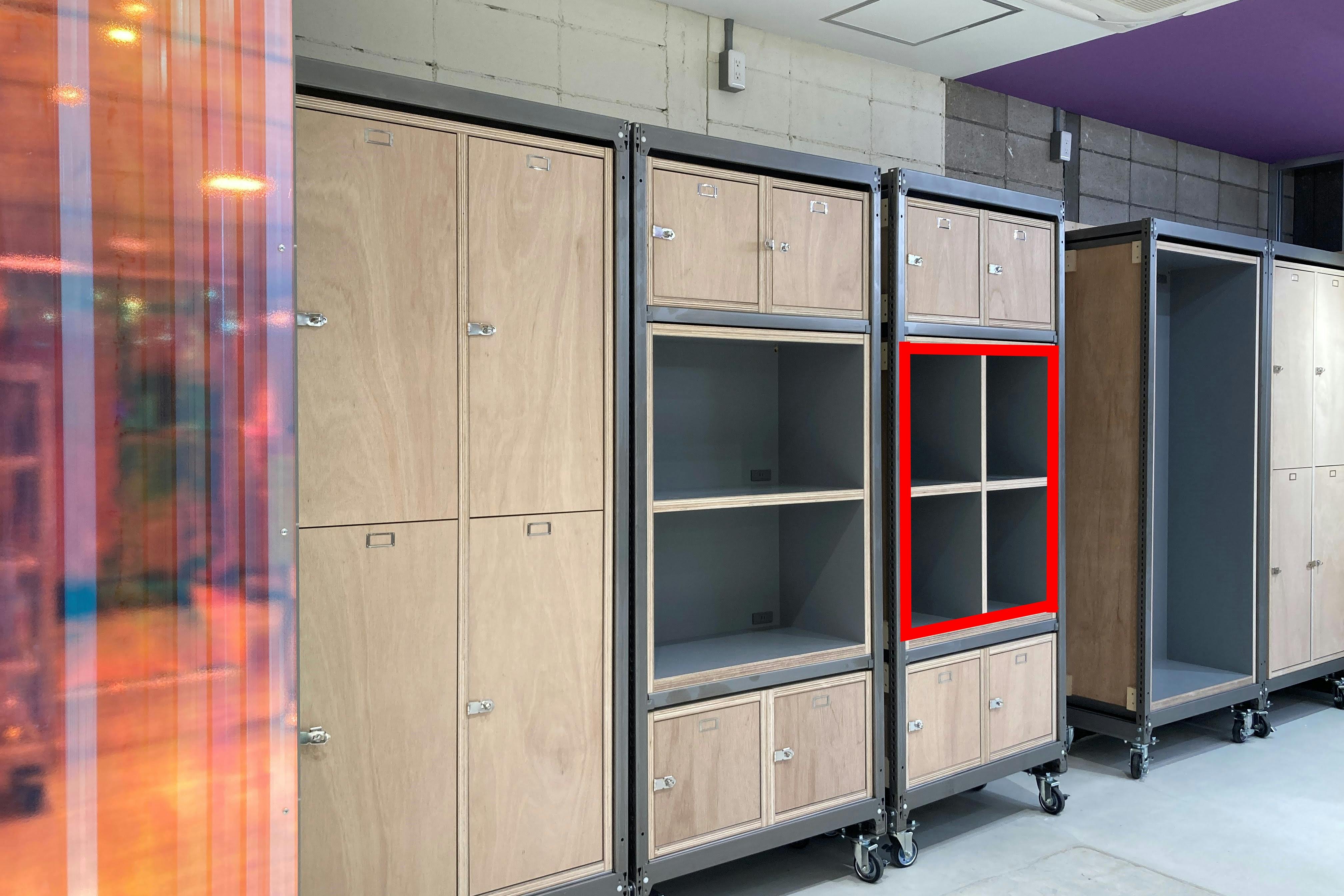 【ラフォーレ原宿/明治神宮前駅1分】愛と狂気のマーケット アート展示や商品PR、ポップアップストアに最適、販売スタッフ不要な貸しスペース(ボックス小)