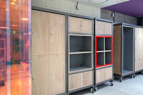 【ラフォーレ原宿/明治神宮前駅1分】愛と狂気のマーケット アート展示や商品PR、ポップアップストアに最適、販売スタッフ不要な貸しスペース(ボックス小)