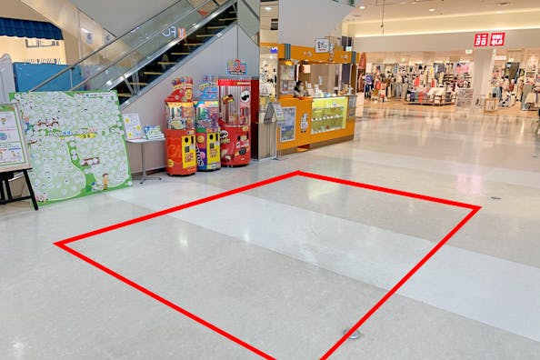 【イオンモール山形南/1階F面】物販や食物販、プロモーションイベントに最適なエスカレーター横にある通行量の多いイベントスペース