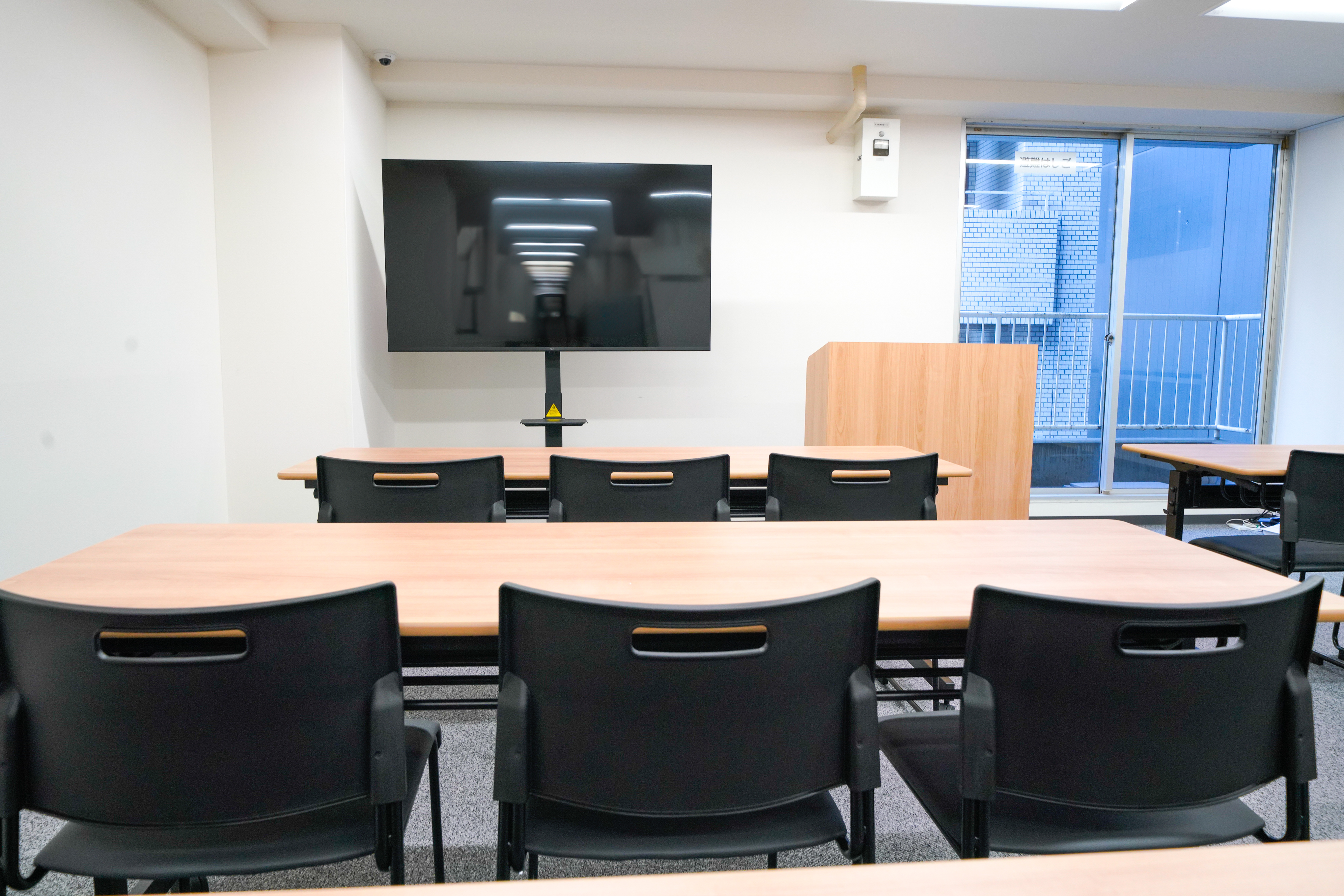 【渋谷駅3分】オフサイトミーティング、社内研修、会議、ワークショップ、招待制イベントに適した宮益坂付近の駅近ミニキッチン付きイベントスペースの画像7