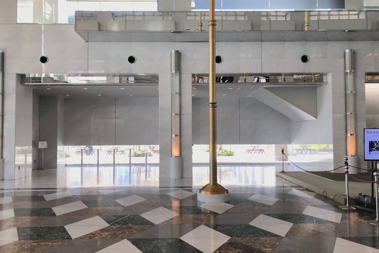 【ワールドビジネスガーデン】ポップアップストアや物産展に最適な超高層オフィスビルの注目度の高いイベントスペース(アトリウム大)の画像1