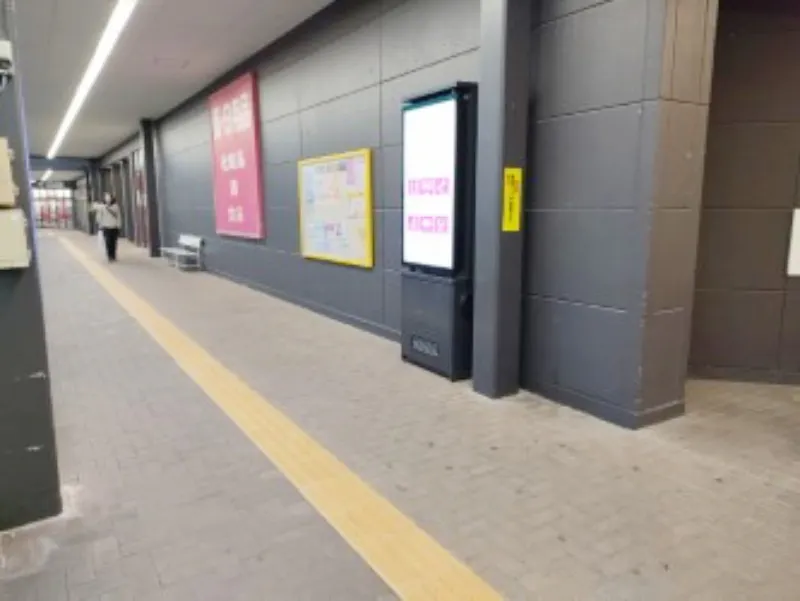 【イオンタウン磐田】プロモーションイベントや小規模物販に最適な大型スーパー出入口横にある通行量の多い軒下スペース