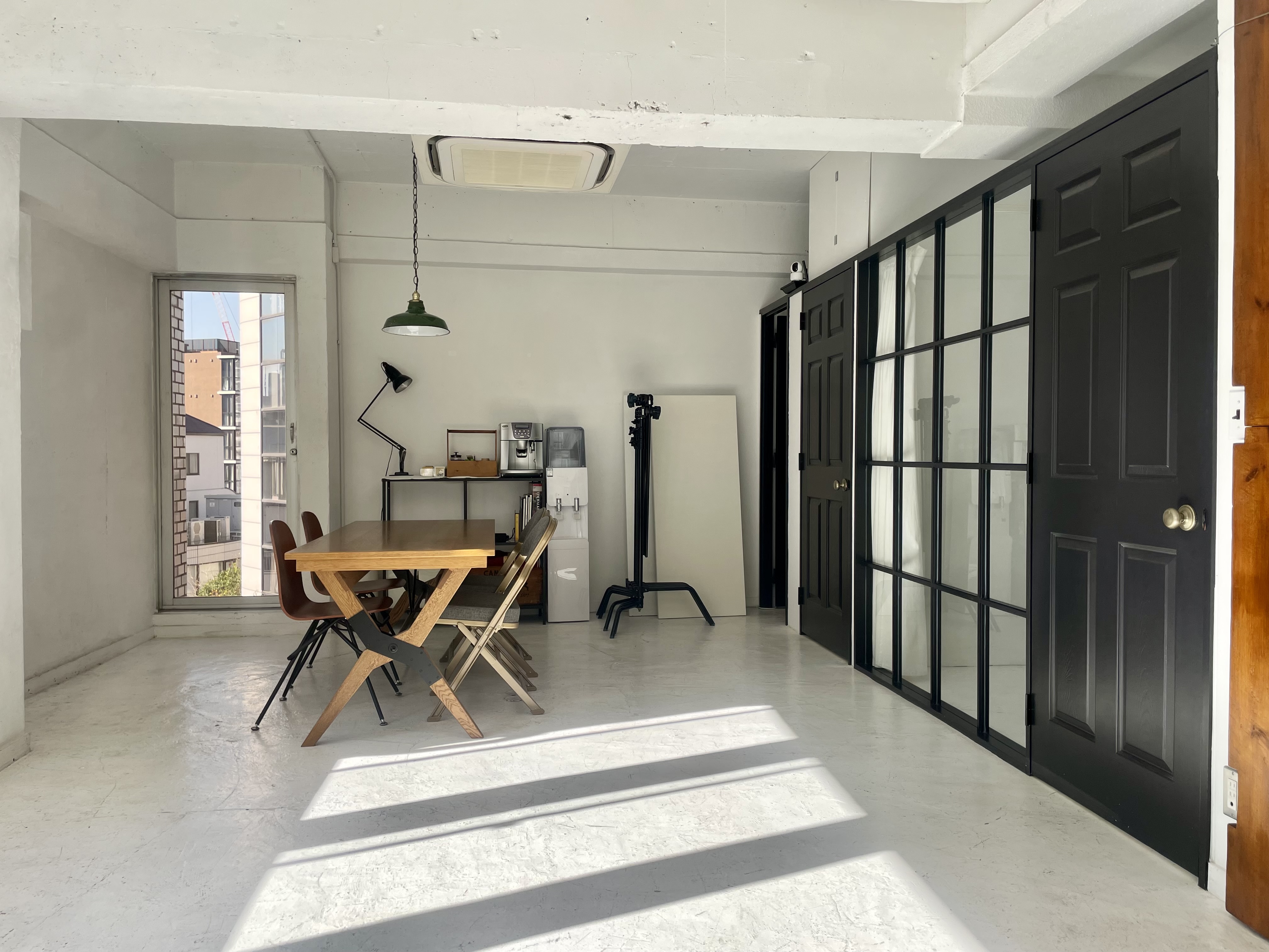 【外苑前駅1分】自然光あふれるシンプルモダンなスペース