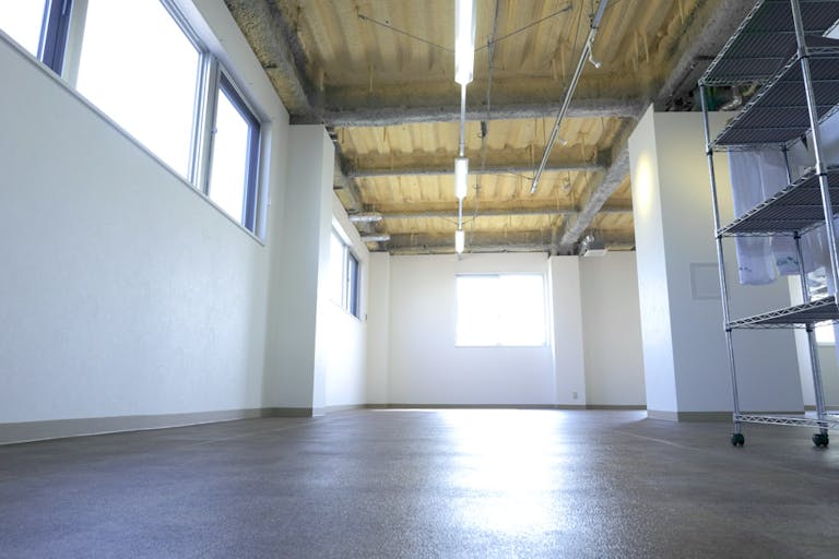 白基調のスペースです。