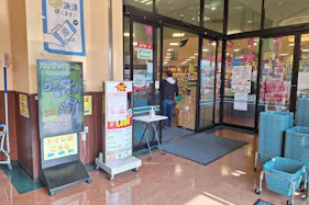 【レガネット南長住】クリーニング側風除室 販促プロモーションや物販に最適なスーパー店内催事イベントスペース