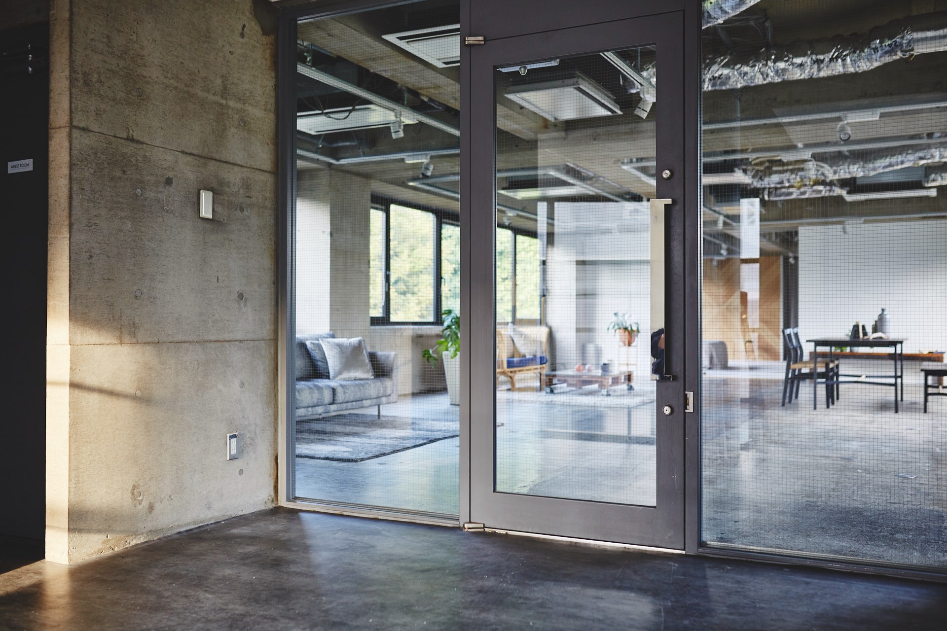 【鮫洲駅3分】シェアオフィスや展示会の際の同時利用スペース、撮影等に最適な一棟利用も可能なイベントスペース(1F)